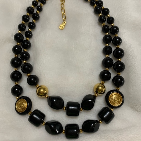 𝔻𝕠𝕦𝕓𝕝𝕖 𝕊𝕥𝕣𝕒𝕟𝕕 𝔹𝕝𝕒𝕔𝕜 𝔹𝕖𝕒𝕕𝕤 - Picture 3 of 3